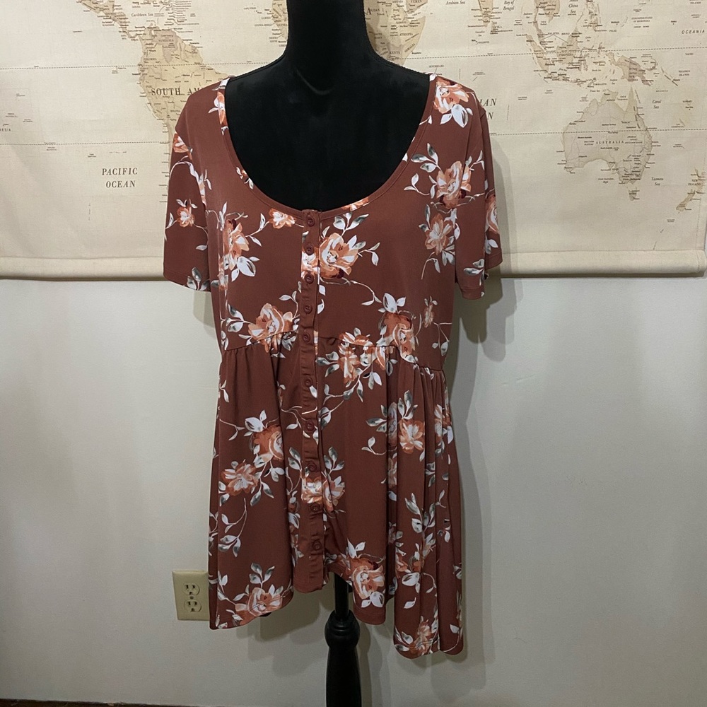 TORRID Size 1 — 14/16 Hi-low Blouse